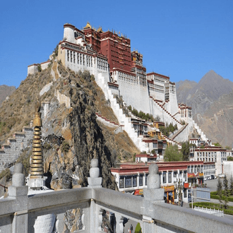 Voo de última hora para Lhasa