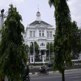 Last minute flight to Surakarta