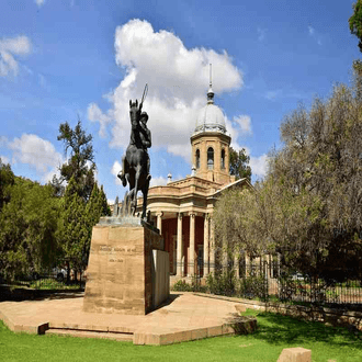 Bloemfontein के लिए अंतिम मिनट की उड़ान